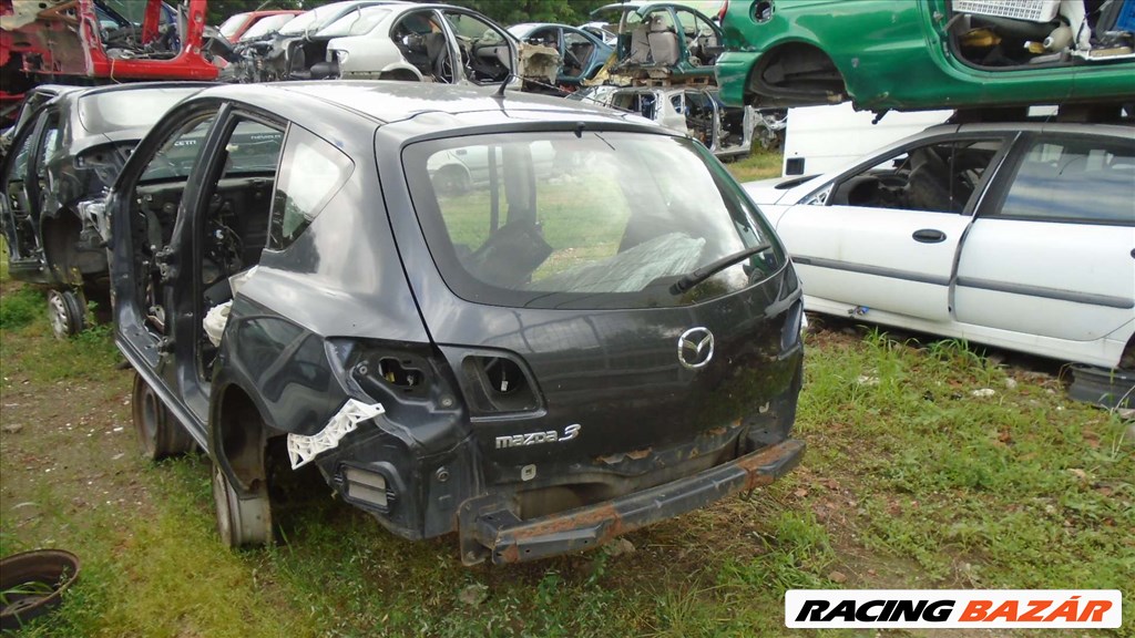 Mazda 3 (BK) csomagtér ajtó sárvédő hátfal  1. kép