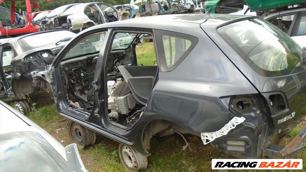 Mazda 3 (BK) csomagtér ajtó sárvédő hátfal  3. kép