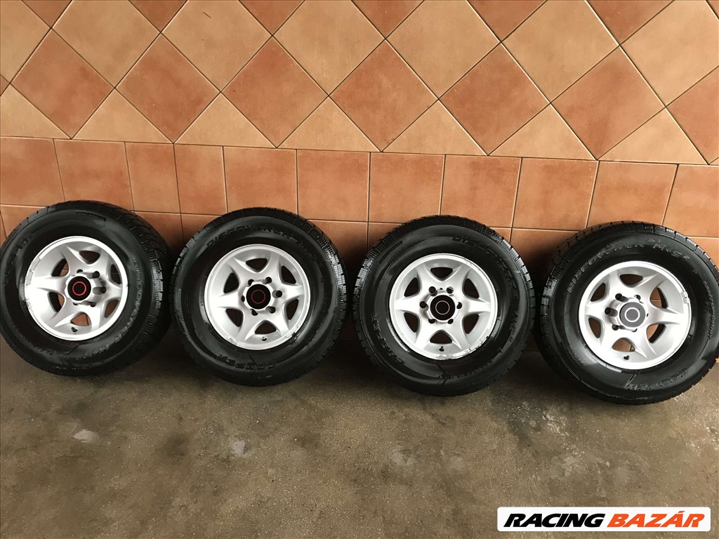 TEREPJÁRÓ 15" ALUFELNI 6X139,7 NÉGYÉVSZAKOS 235/75R15 GUMIVAL OLCSÓN!!! 1. kép