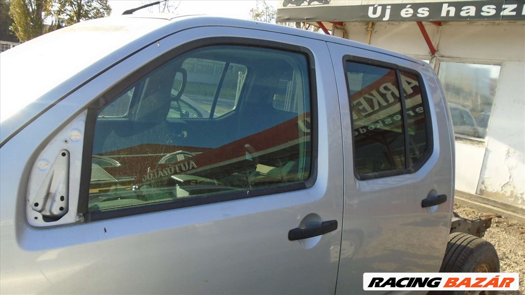 Nissan Navara (D40) szélvédő hátsó üveg esőszenzor oldal üveg  3. kép