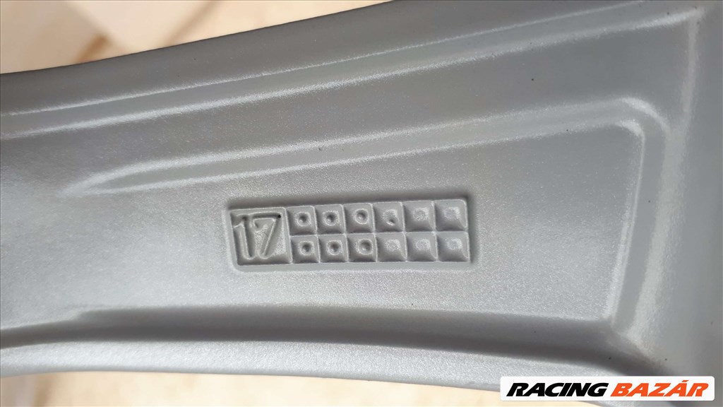 Gyári,Audi A4 B9  S-Line 17" alufelni  9. kép