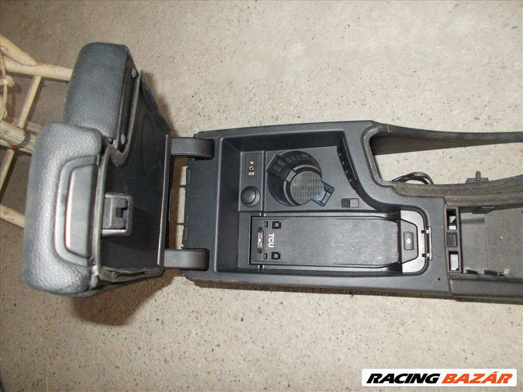 BMW E90-91-92-93 Középbox osztott könyöklővel eladó 2. kép