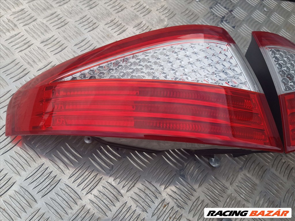 Ford mondeo mk4 gyári hátsó lámpa sedán ferdehátú  2. kép