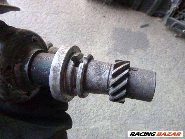 AUDI 100   2,1 BENZIN   1982--93  GYÚJTÁSELOSZTÓ 0 237 008 001/  035 905 205 D 4. kép