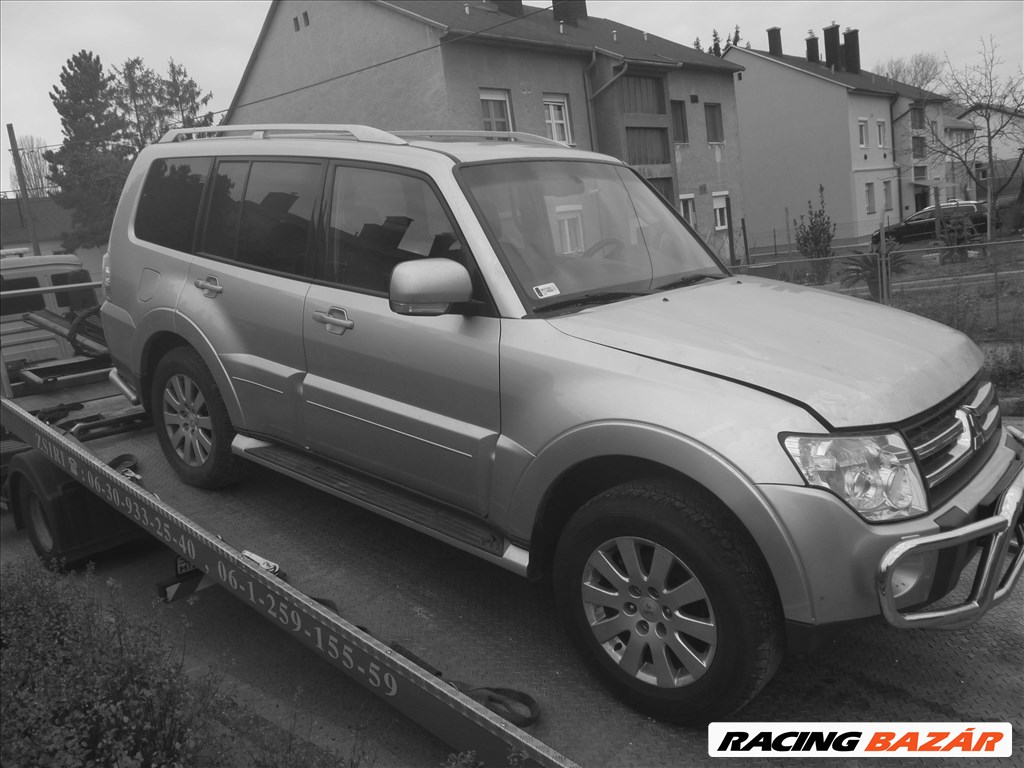 Mitsubishi Pajero (3rd gen) 3.2 Di-D motor  2. kép