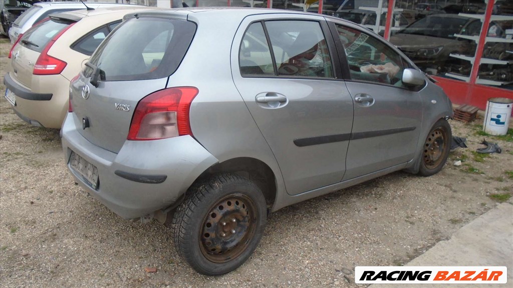 Toyota Yaris (2nd gen) bontott alkatrészei 1. kép