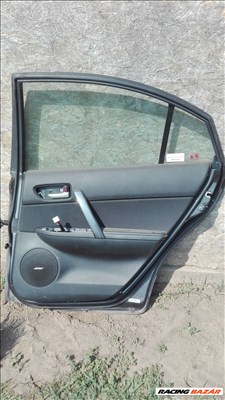 Mazda 6 ajtókárpit fekete.