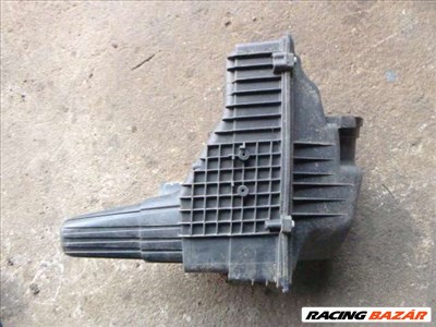 PEUGEOT 607 3,0 V6 BENZINES    LEVEGŐSZŰRŐHÁZ 2001