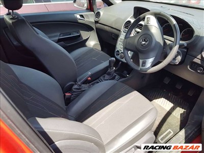 Opel Corsa D 3 ajtósba szép állapotú félbőr belső