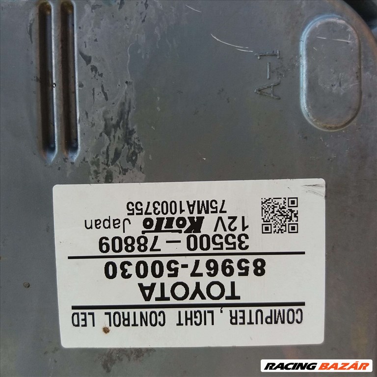 Lexus LS600H hátul sérült led lámpa alkatrészei 8111050430 koito5098 8. kép