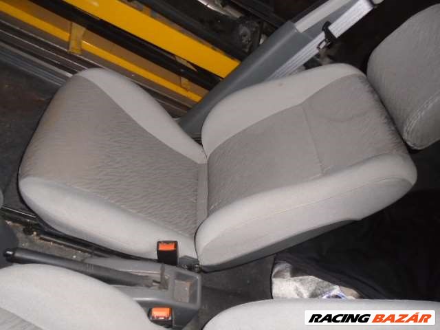 Suzuki Swift '03-as 5-ajtós első ülés eladó 1. kép
