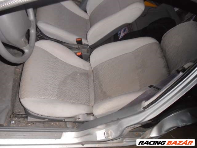 Suzuki Swift '03-as 5-ajtós első ülés eladó 2. kép