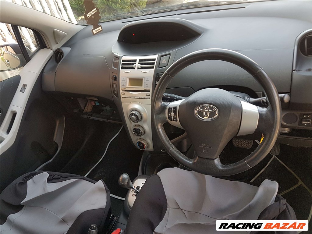 Toyota Yaris II 1.4 D4D bontott alkatrészek, bontás 8. kép