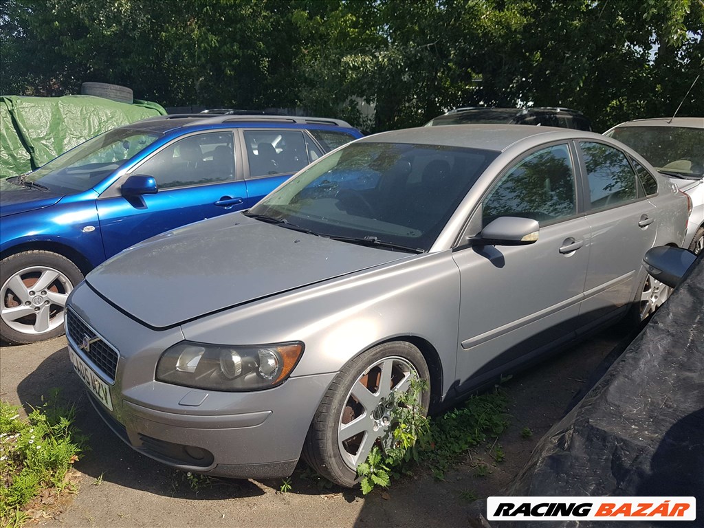 Volvo S40 bontott alkatrészei 1. kép