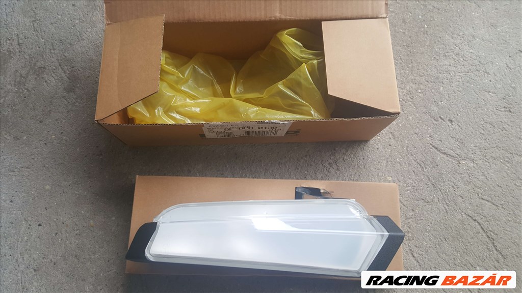 Iveco Daily 2014 utániakhoz bal első kis lámpa eladó 6631602l 1. kép