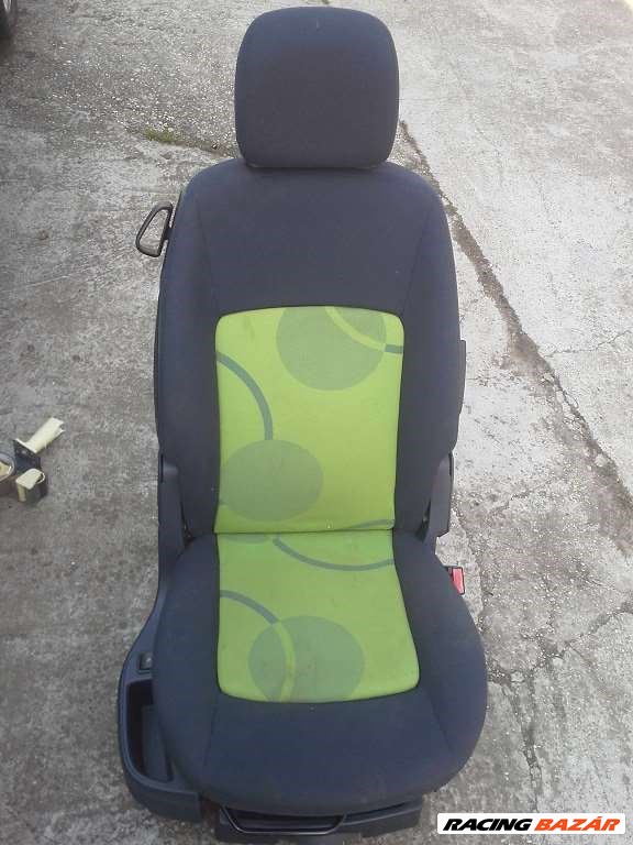 Peugeot 1007 ülés ajtó kárpit szőnyeg tető 1. kép