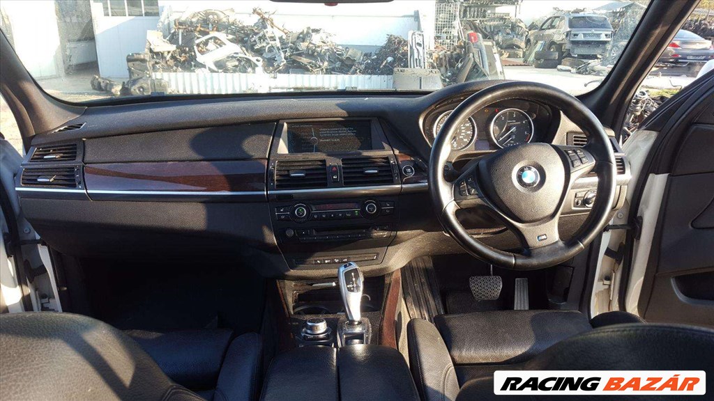 BMW X5 (E70) bontott alkatrészei 9. kép