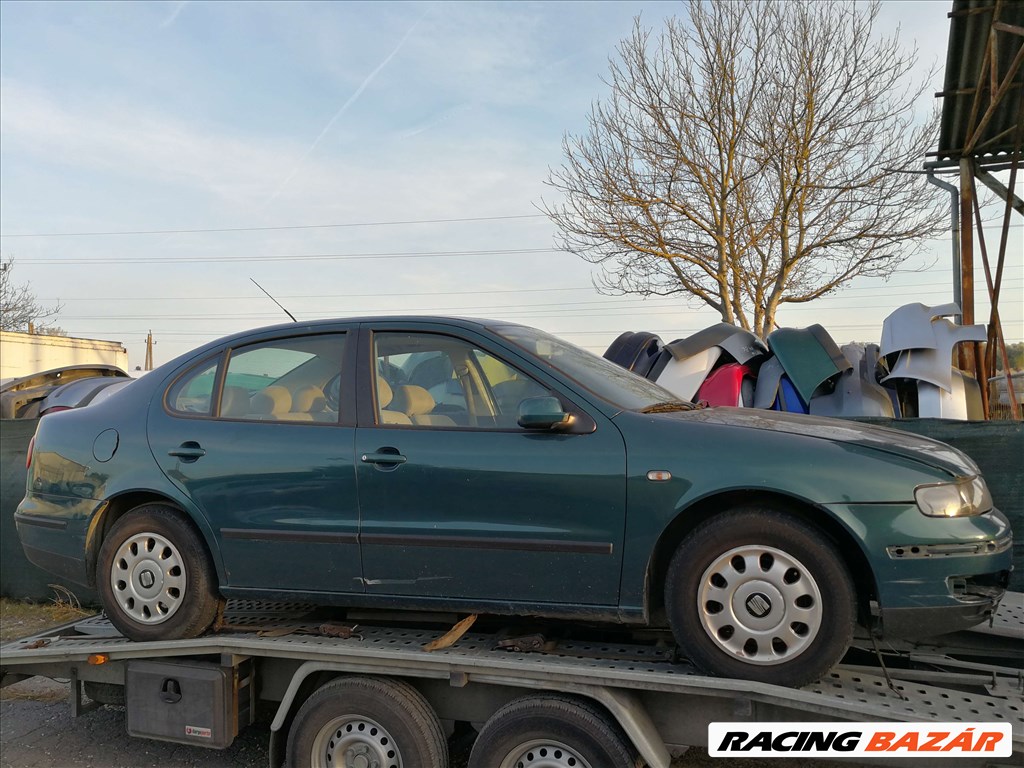 Seat Toledo II bontott alkatrészei 2. kép