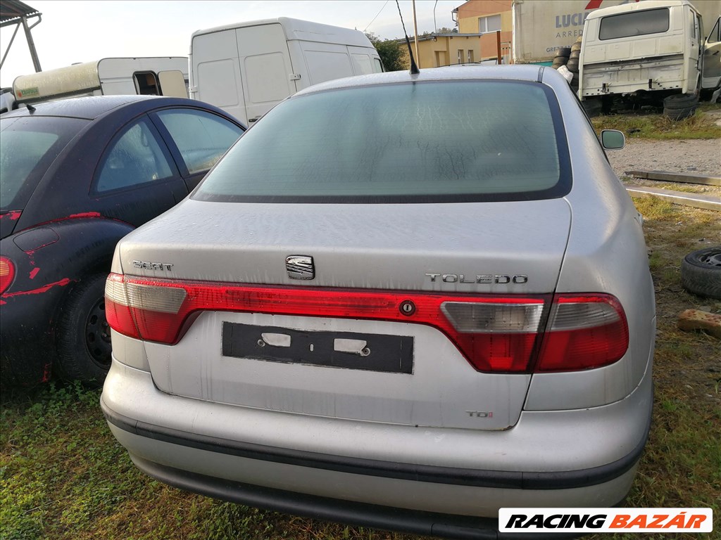 Seat Toledo karosszéria elemek 25.000Ft-tól eladók LS7N színben 5. kép