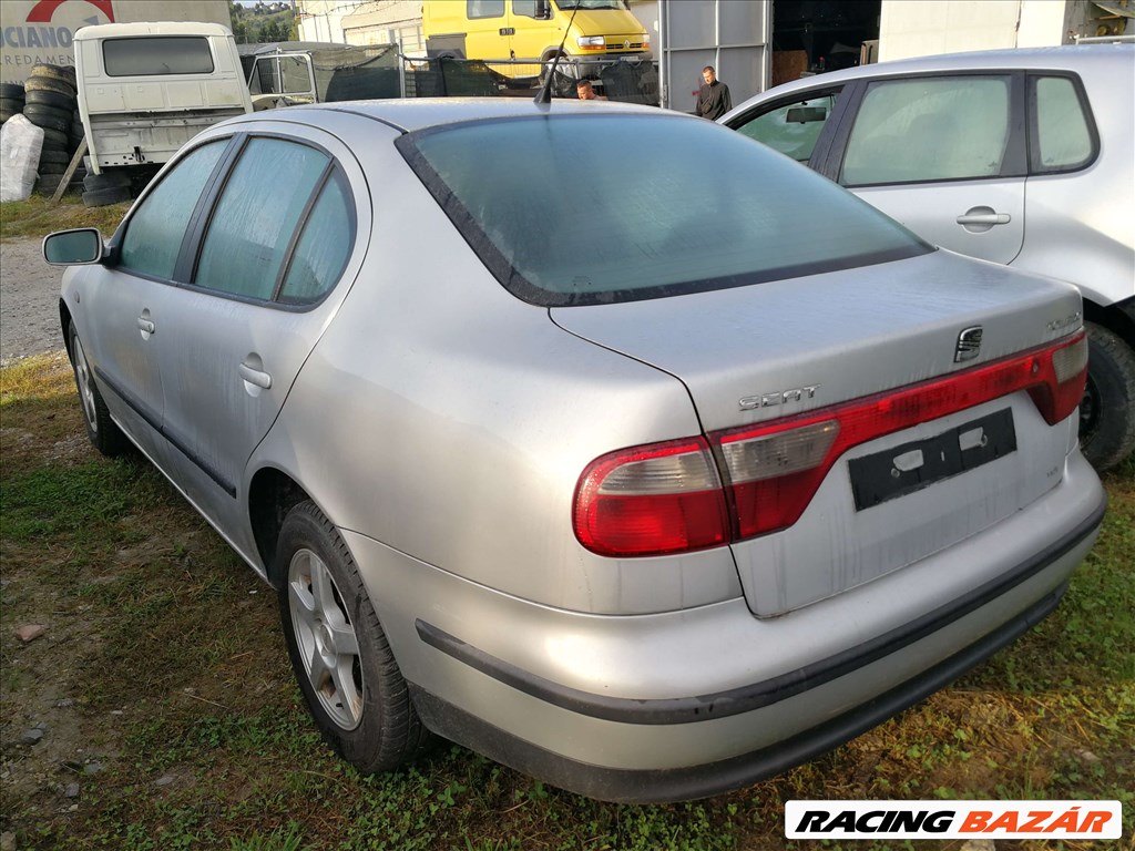 Seat Toledo karosszéria elemek 25.000Ft-tól eladók LS7N színben 6. kép