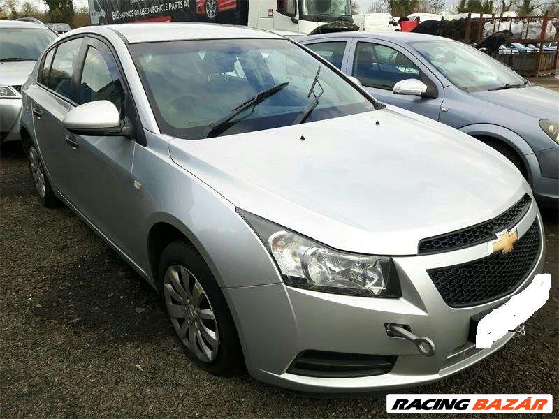 Chevrolet Cruze Sedan bal hátsó ajtó  2. kép