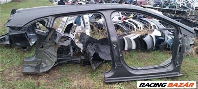 Opel Astra K Combi jobb A és B oszlop küszöbbel és tetőkoszorúval