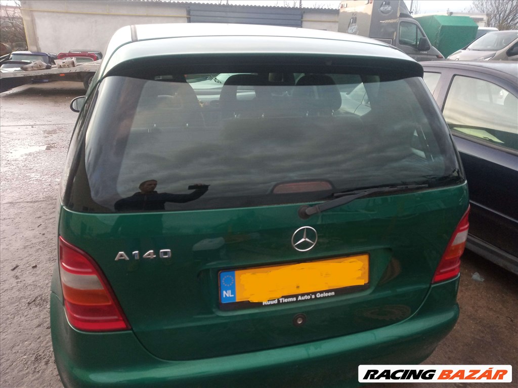 Mercedes A w168 csomagtérajtó, üresen 1. kép