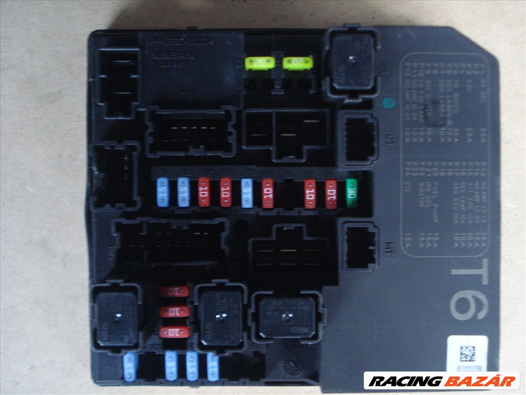 Nissan Juke 1.5 dCi biztosíték panel 284B71KK0B 1. kép