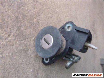 Opel Astra F SEDAN KÜLSŐ CSOMAGTÉRAJTÓ NYITÓGOMB ( KULCS NINCS HOZZÁ )