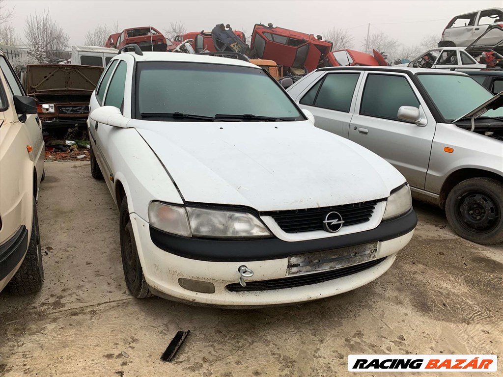 Opel Vectra B bontott alkatrészei 2. kép