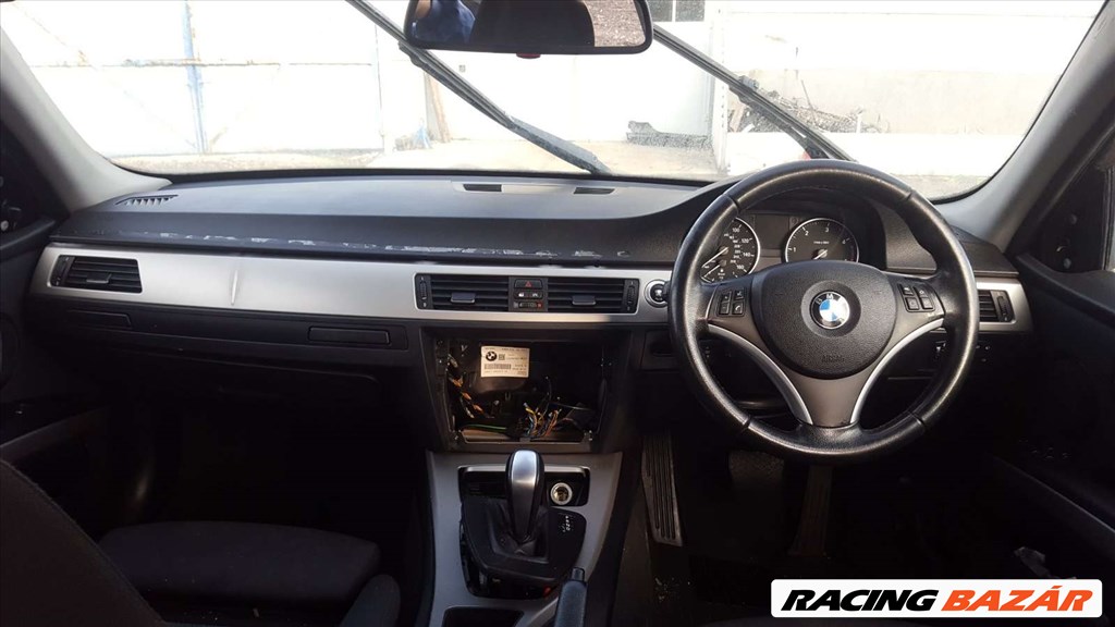 BMW 3-as sorozat E90 320D bontott alkatrészei 9. kép