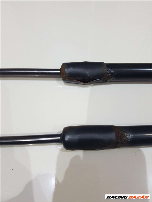 Audi A3 8P 2006 - 2013 hátsó 5. ajtó teleszkóp 8P4827552B 2. kép