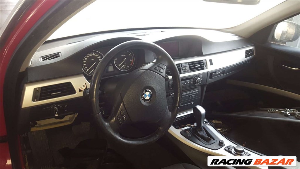 BMW E91 LCI 330D bontott alkatrészei 12. kép