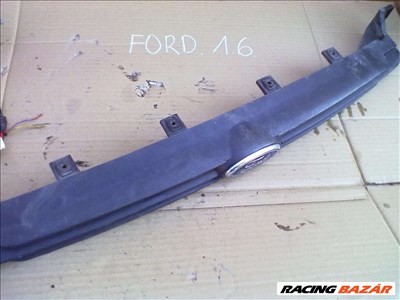 Ford Focus (1st gen) 1.6i 16V díszléc