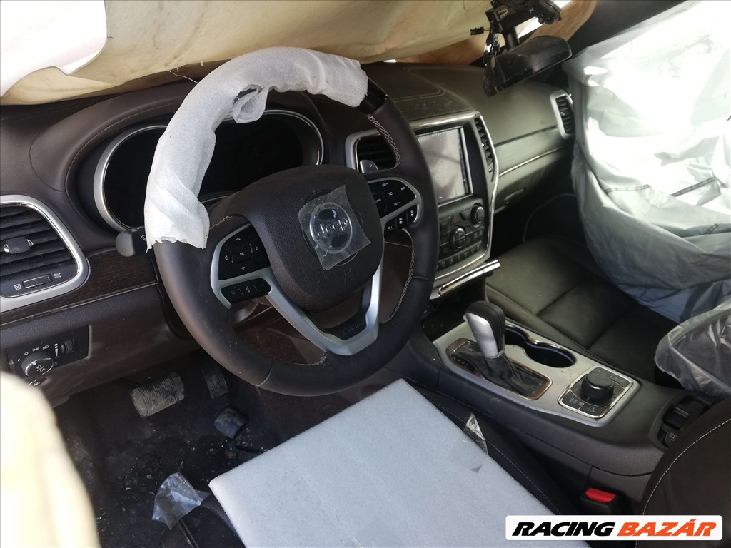 Jeep Grand Cherokee (WK2) bontott alkatrészei vagy egyben bontásra eladó 2. kép