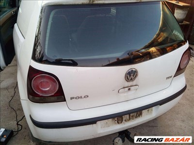 VW Polo csomagtér ajtó 9N csomagtérfedél Polo hátsó csomagtérajtó töklámpás üveggel