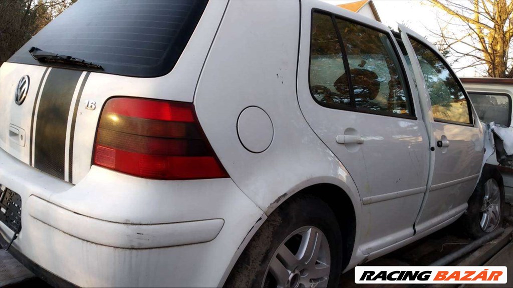 Volkswagen Golf IV eleje törött bontott alkatrészei 1. kép