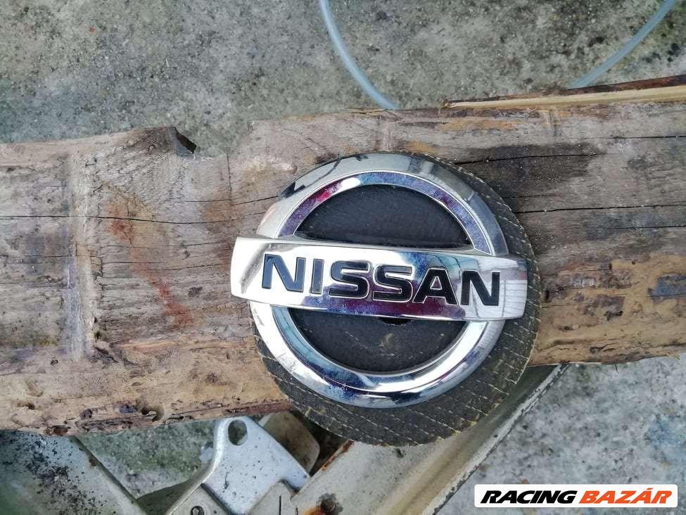 Nissan Micra (6th gen) 1.2 motorháztető embléma  1. kép