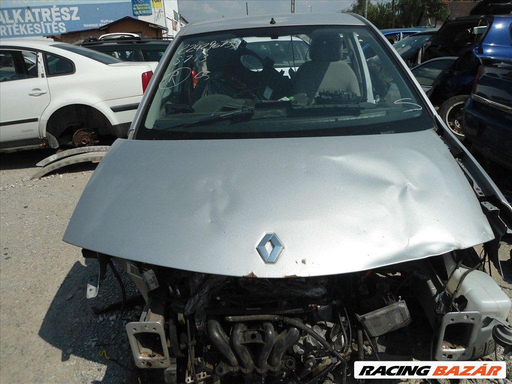 Renault Mégane bontott alkatrészei * 28. kép