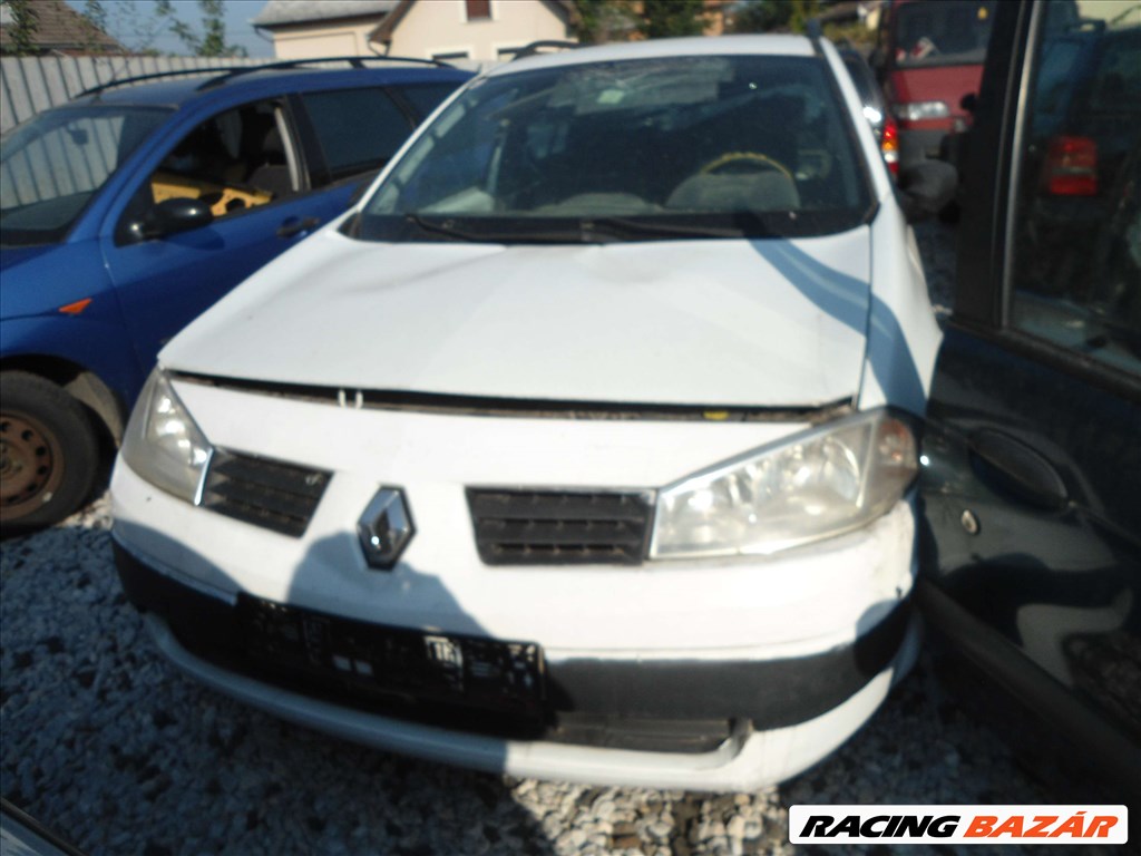 Renault Mégane bontott alkatrészei * 33. kép