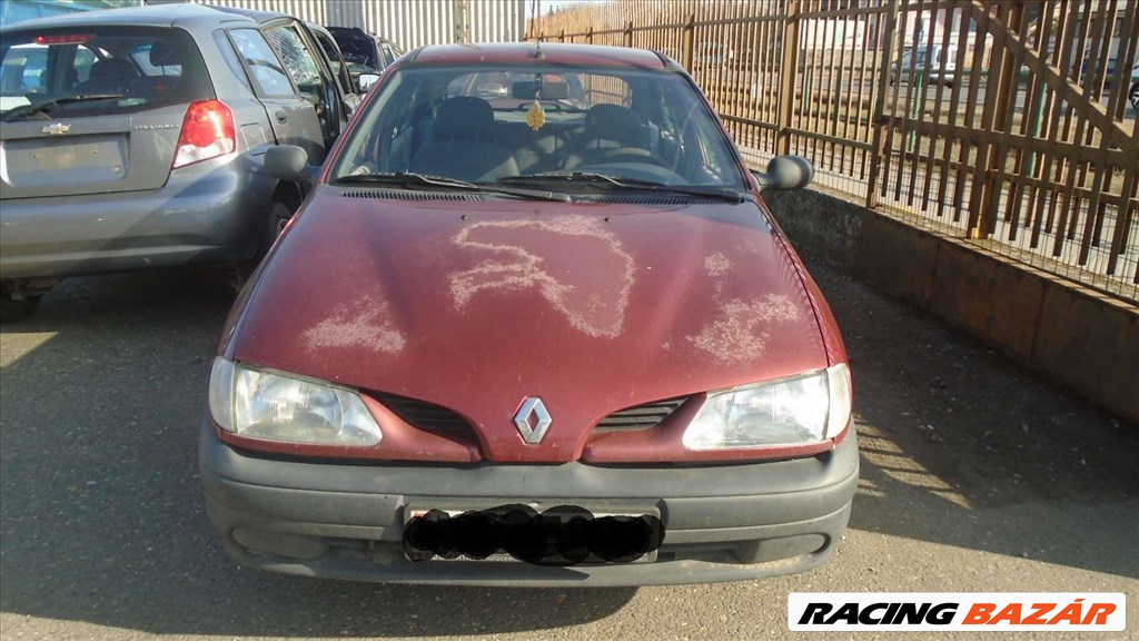 Renault Mégane bontott alkatrészei * 49. kép