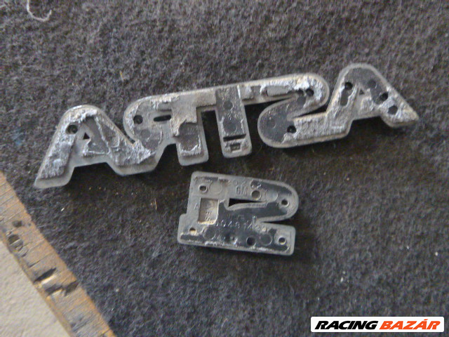 Opel ASTRA F SI csomagtér ajtó felirat  2. kép
