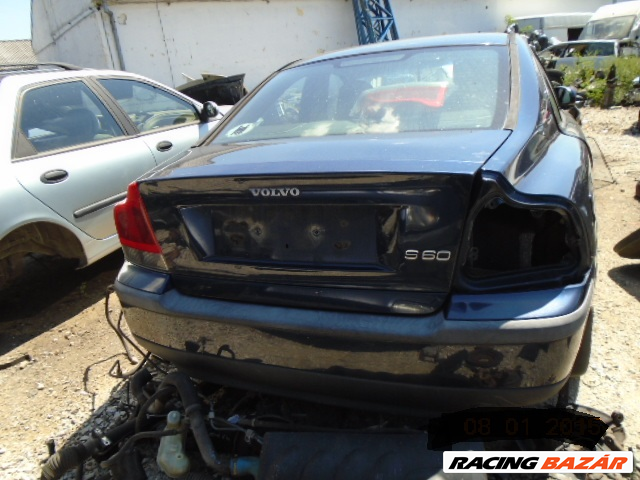 Volvo S60 bontott alkatrészei * 2. kép