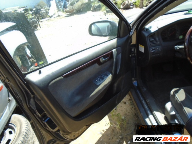 Volvo S60 bontott alkatrészei * 6. kép