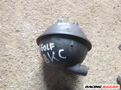 Volkswagen GOLF 5 , 1,9, PDTDI, BKC VÁKUUMTÁROLÓ , vákuumtartály  (FEKETE GÖMB) 7m0129808