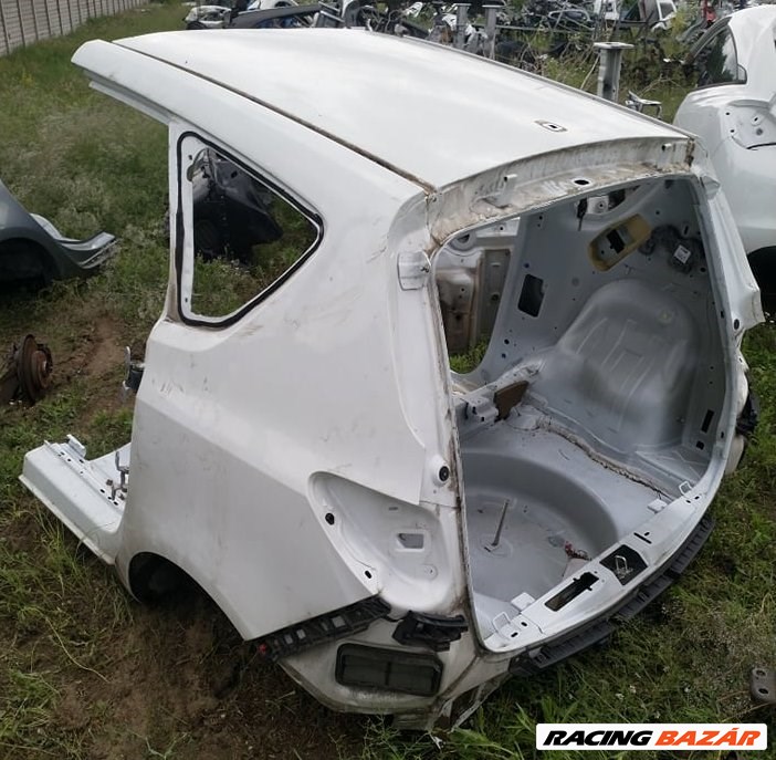 Opel Meriva B karosszéria kis hátulja 2. kép