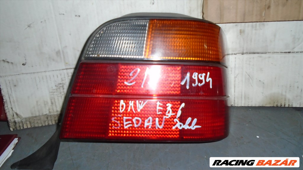 BMW E36 sedan 1994-es jobb hátsó lámpa eladó * 1. kép