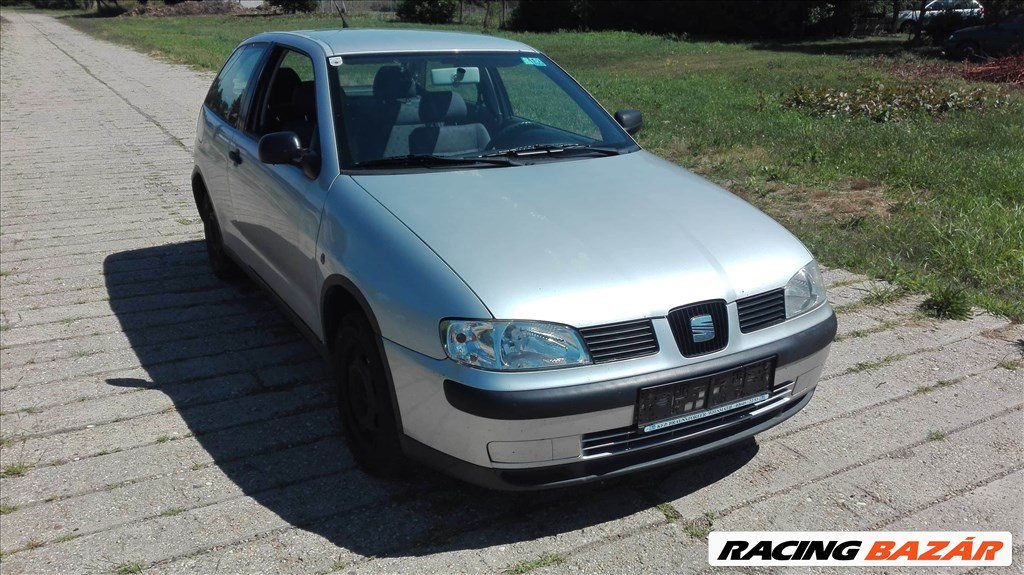 Seat Ibiza 6K2 3ajtós karosszéria elemek LS7N színben eladók 1. kép