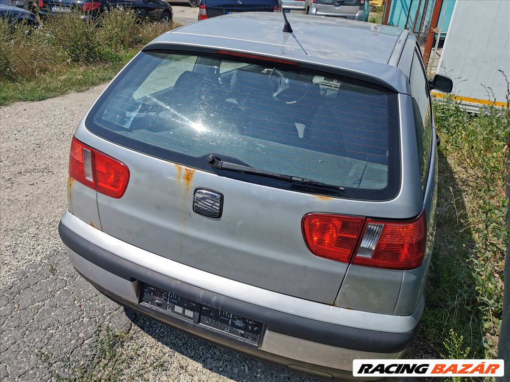 Seat Ibiza 6K2 3ajtós karosszéria elemek LS7N színben eladók 8. kép