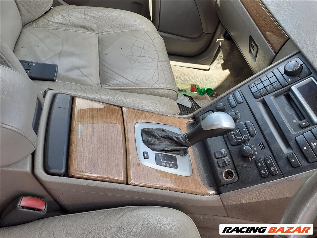 Volvo xc90 d5 AWD 4x4 (fekete, 7 személyes, vajbőr, 18" felni stb) alkatrészei 2. kép